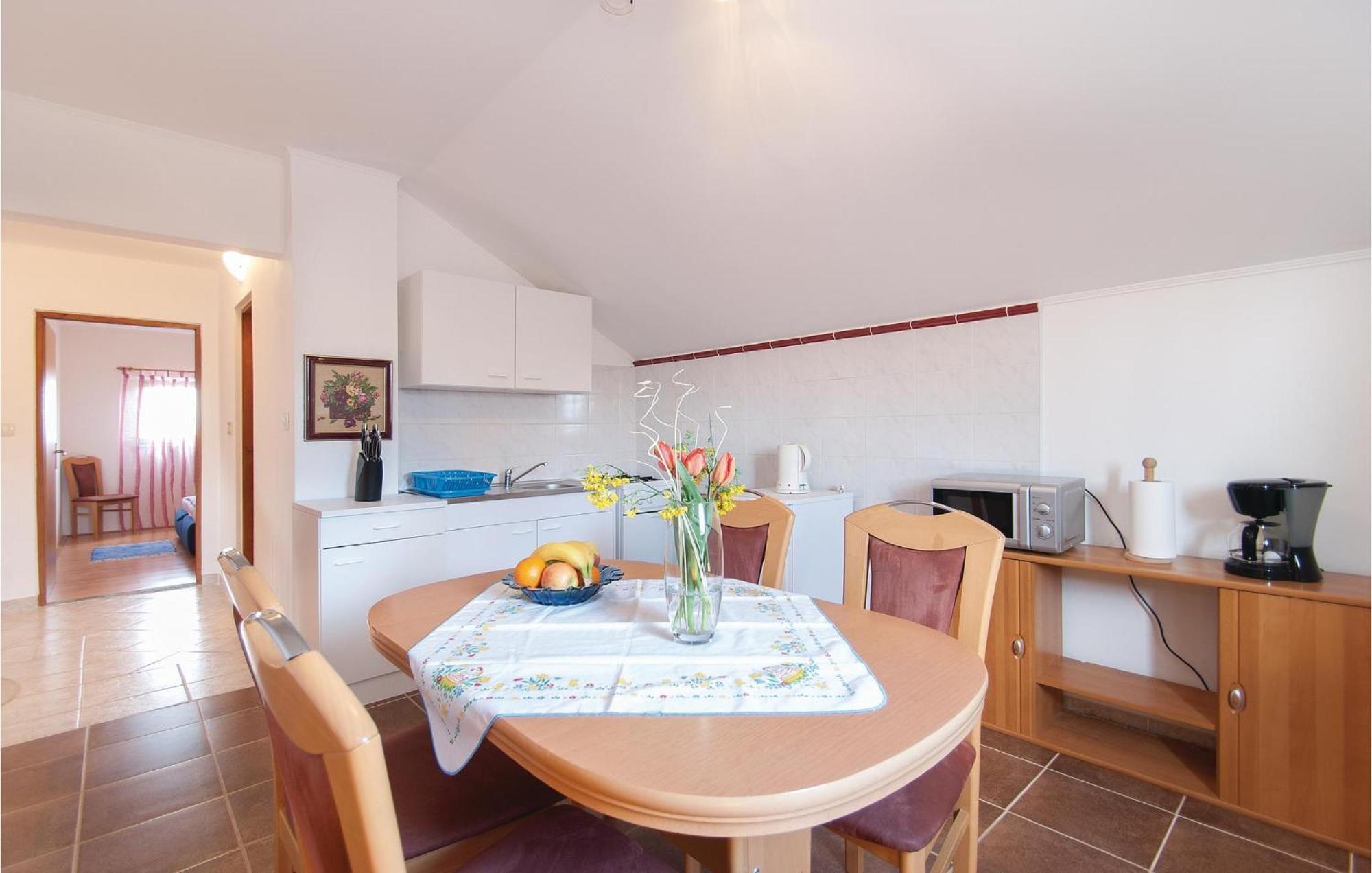 Lovely Apartment In Rovinj With Kitchen Exterior foto