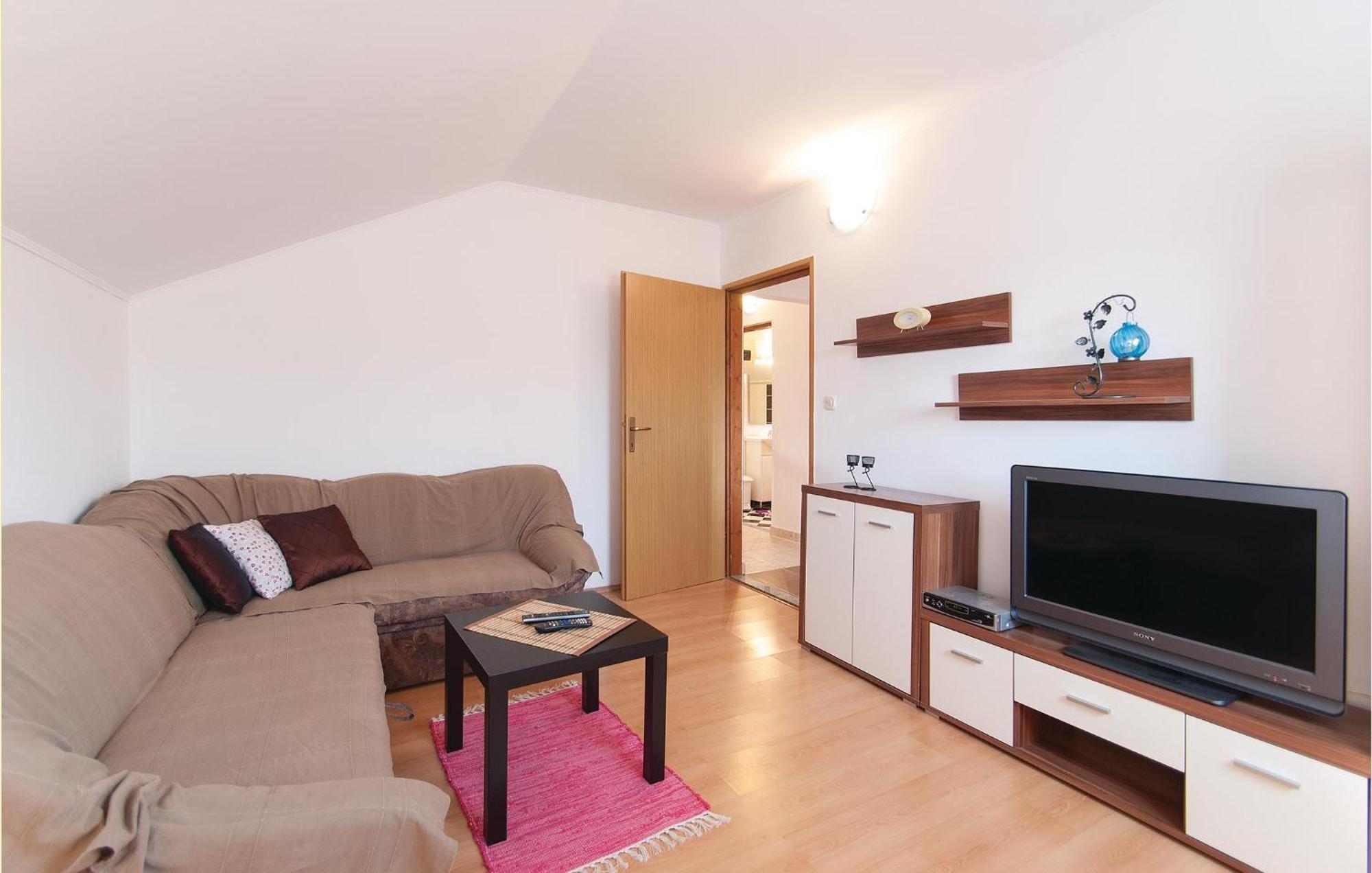 Lovely Apartment In Rovinj With Kitchen Exterior foto